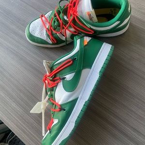 Nike X Off White- Dunk. Size-11 and good condition.